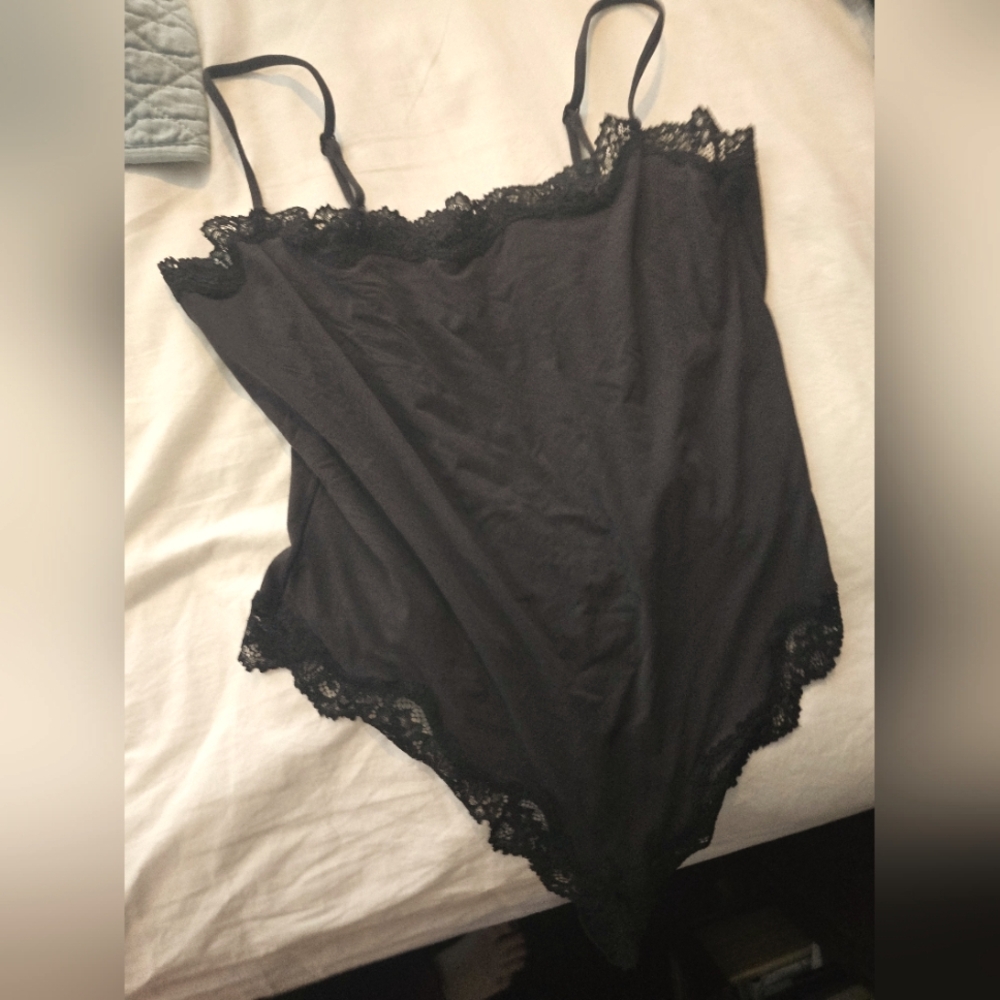 Skims Bodysuit With Lace Trim Size XL